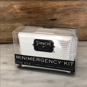 Pinch Provisions Miniemergency Kit